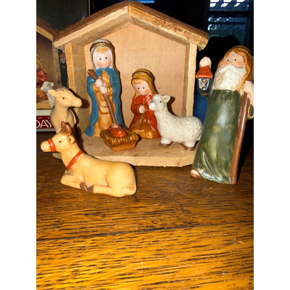Home For The Holidays 8 Piece Porcelain Nativity Set with Wood Creche Manger